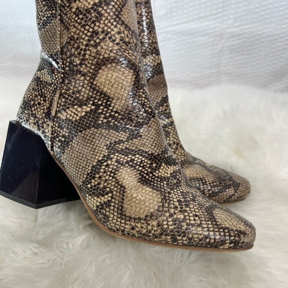 ASOS Women's Snakeskin Ankle Boot Booties Boho Block Heel Side Zip Up Size 5 - Picture 7 of 15